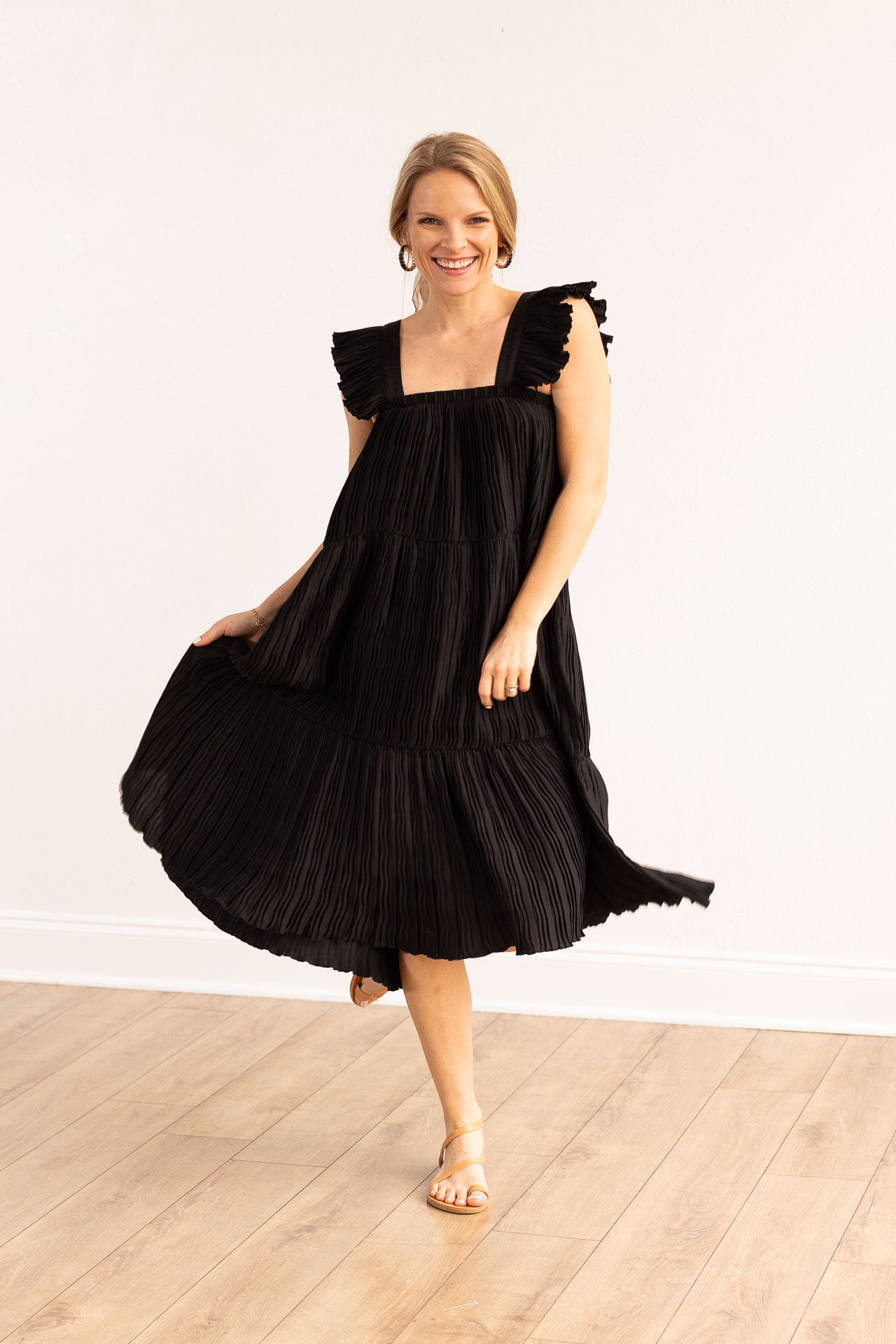 Pleated Versi Dress, Black