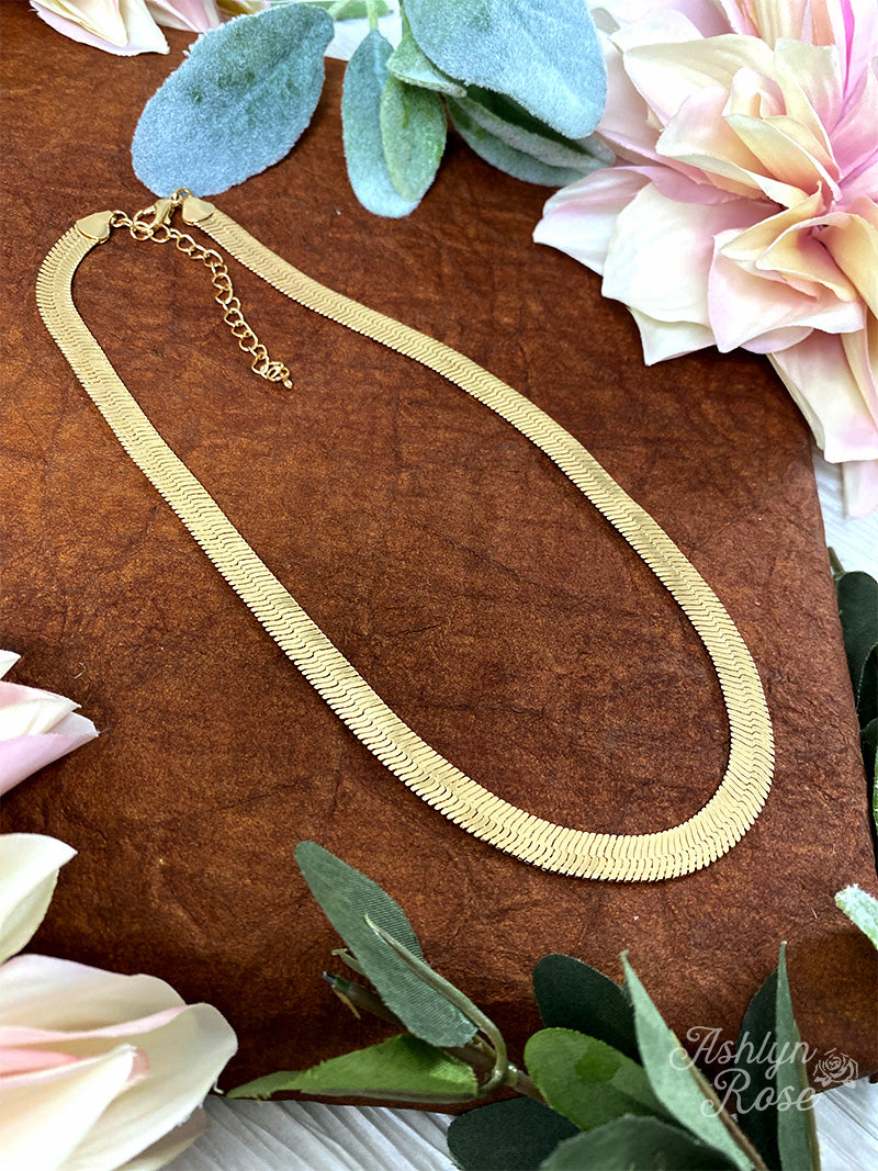 So Chic gold necklace