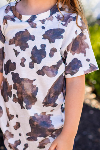Girl's Mooving On Short Sleeves T-Shirt, Cow Print