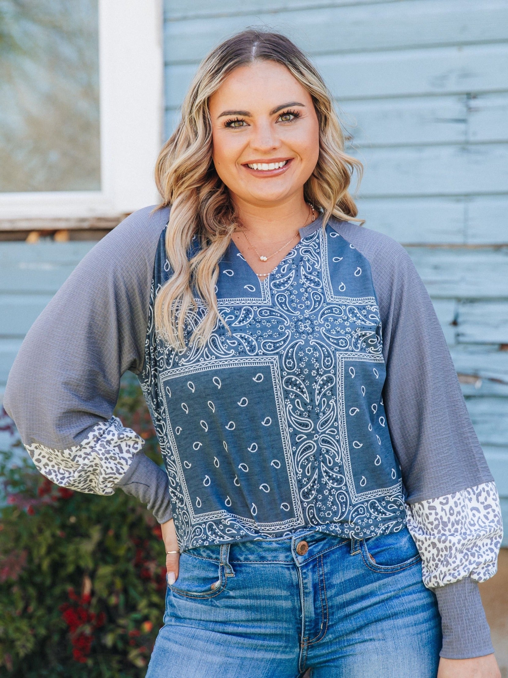 Country Charm Top In Grey – Southern Grace Wholesale