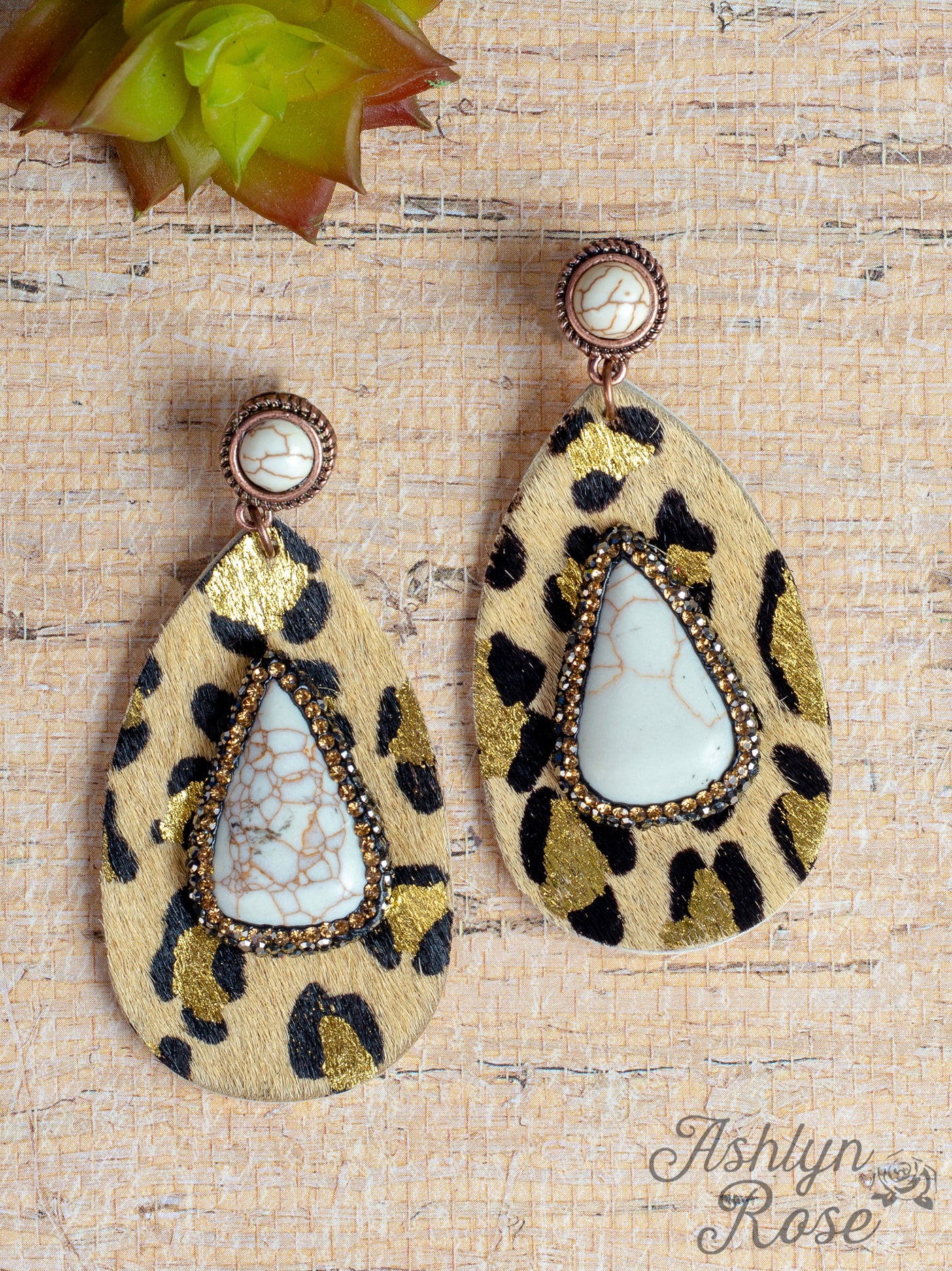 Dirt Road Ridin' Leopard Teardrop White Stud Casing and Center Stone