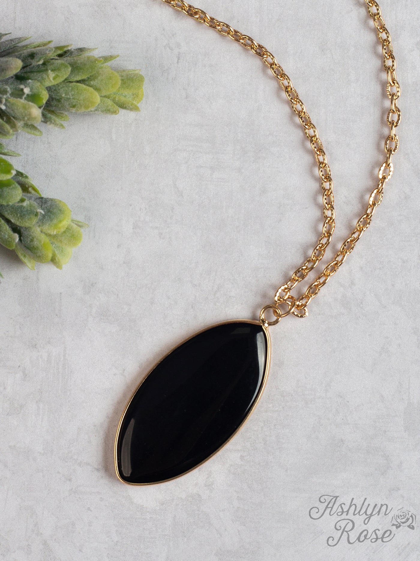 Simple Elegance Gold Chain Necklace with Black Stone